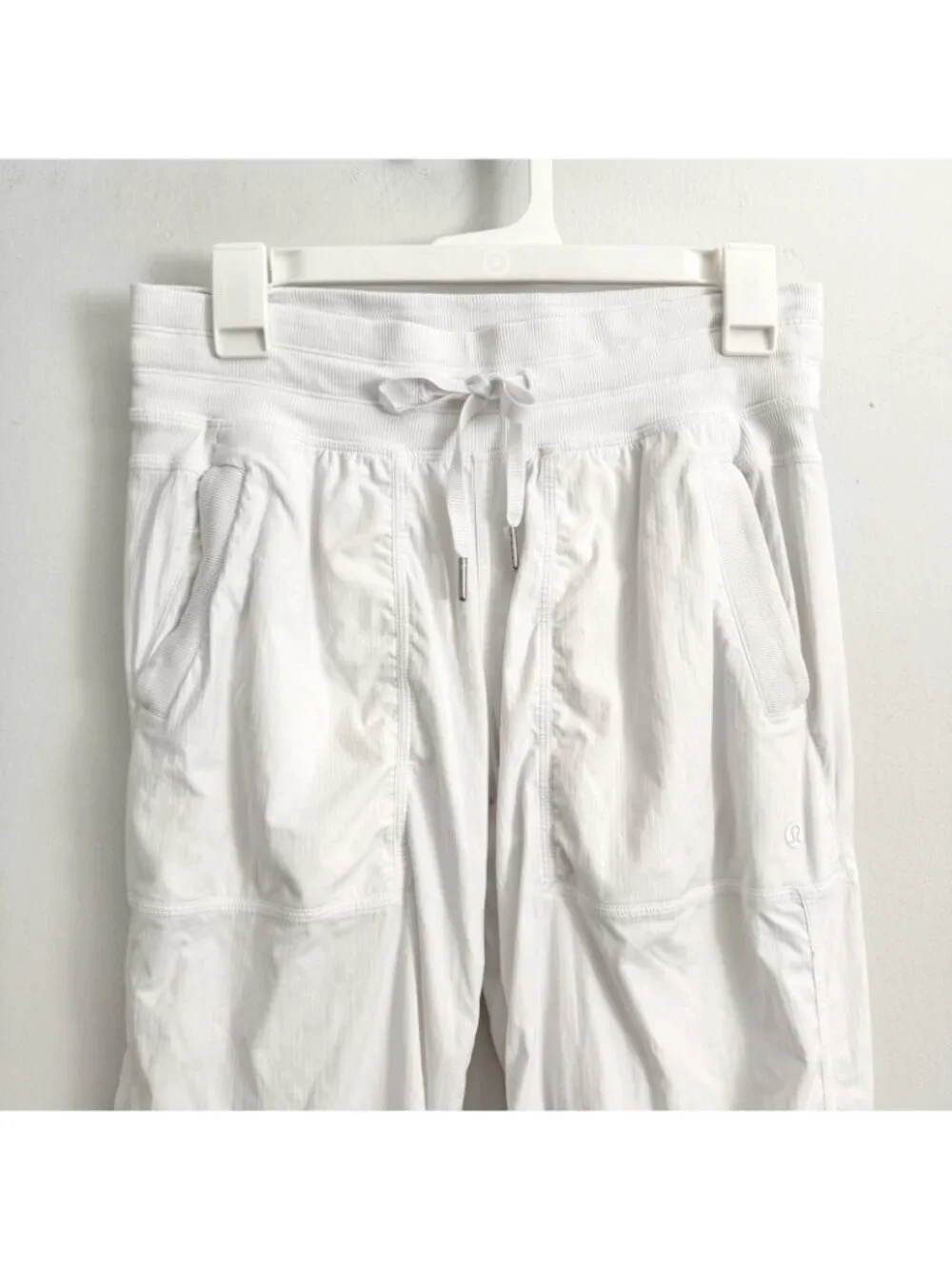 Lululemon White Dance Studio Pants Mid-Rise Athletic Athleisure Women’s Size 6